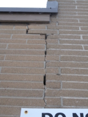 Vertical Crack & Separation of Brick found by Barrie Home Inspections