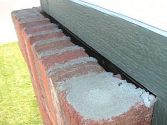 No Flashing at Window Frame found by Barrie Home Inspections